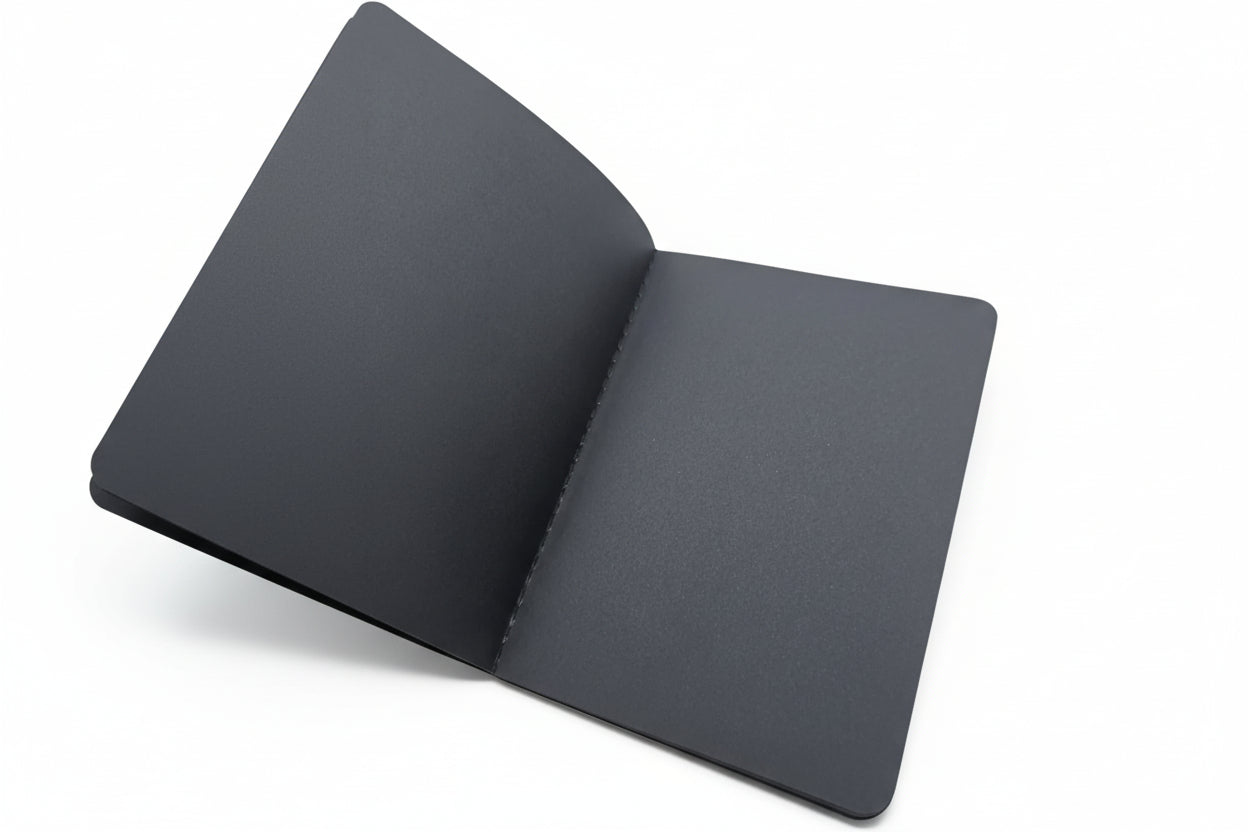 Libreta cosida negra Stray cat